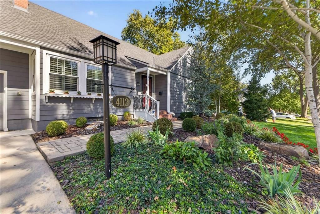 4112 W 69TH Street, Prairie Village, KS: listing photo 3
