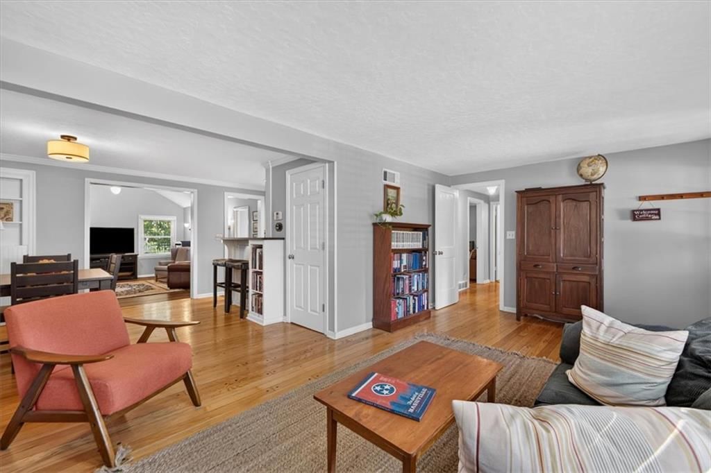 Photo 8 of 50 - 4112 W 69TH Street, Prairie Village, KS 66208