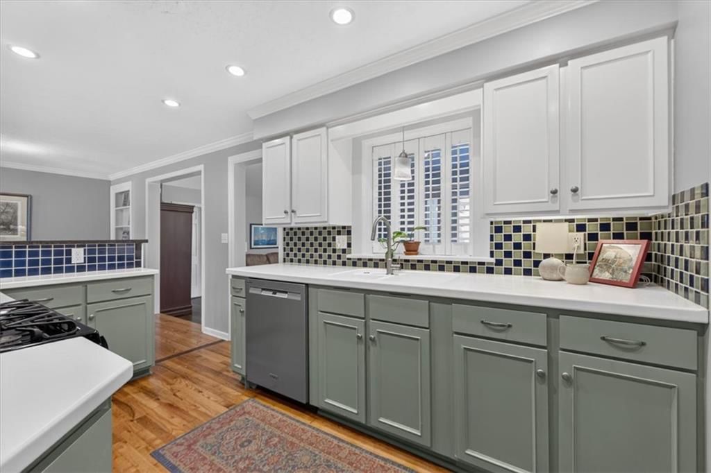 Photo 15 of 50 - 4112 W 69TH Street, Prairie Village, KS 66208