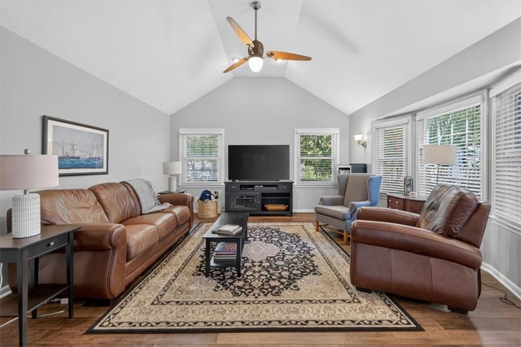 Photo 17 of 50 - 4112 W 69TH Street, Prairie Village, KS 66208