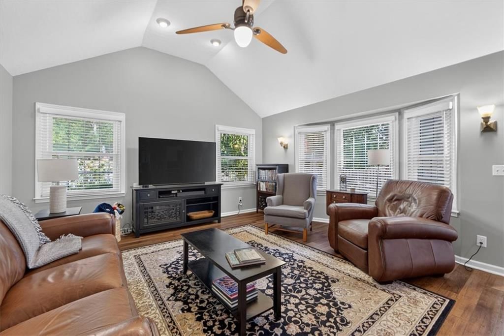 Photo 18 of 50 - 4112 W 69TH Street, Prairie Village, KS 66208
