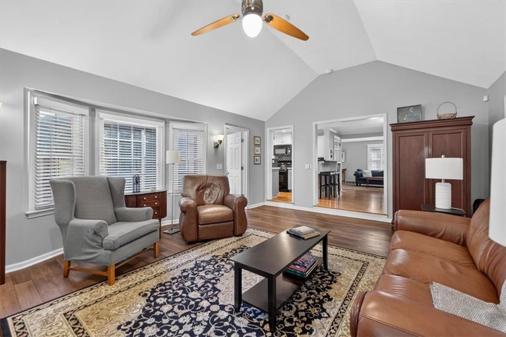 Photo 20 of 50 - 4112 W 69TH Street, Prairie Village, KS 66208