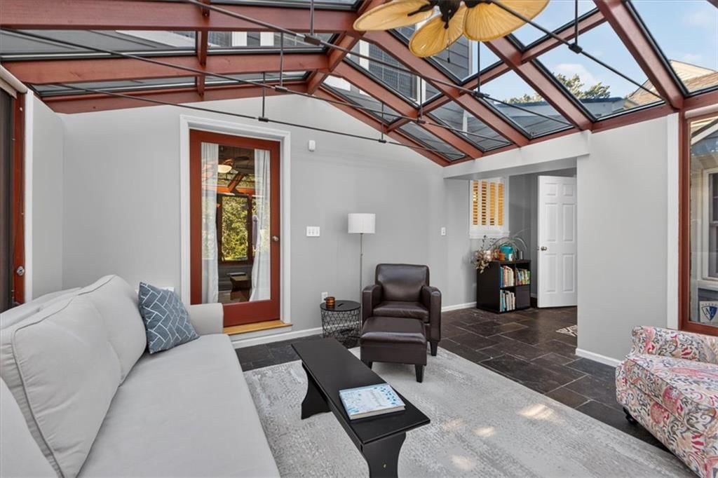 Photo 25 of 50 - 4112 W 69TH Street, Prairie Village, KS 66208