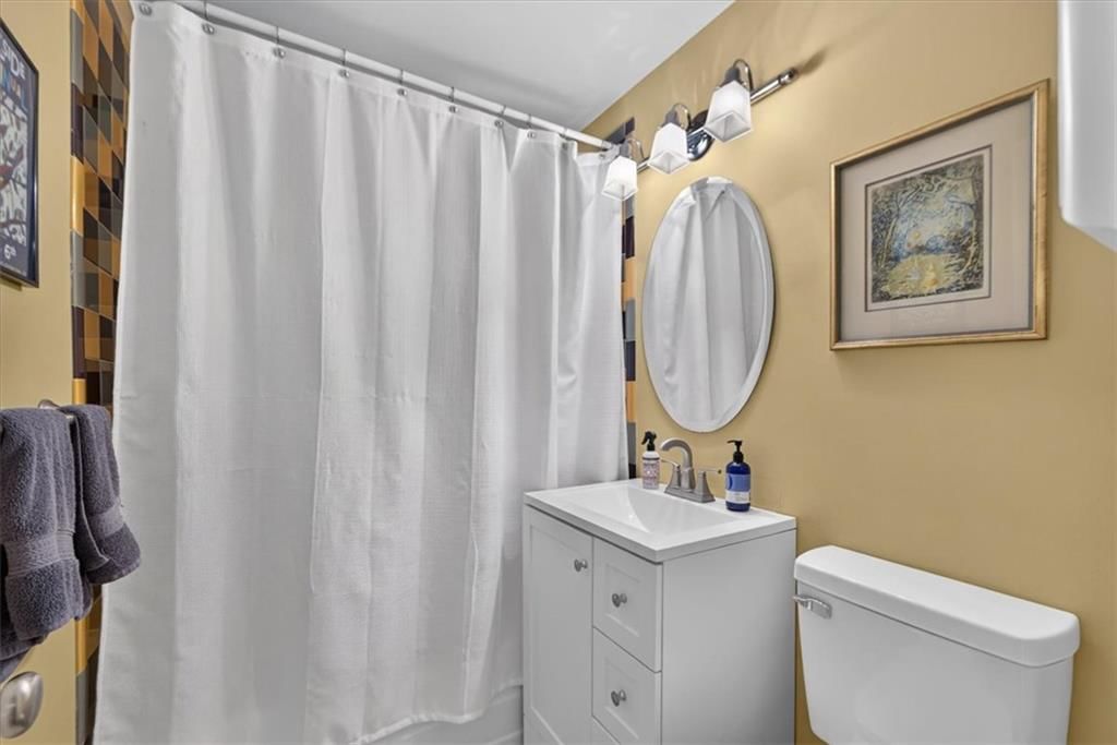 Photo 29 of 50 - 4112 W 69TH Street, Prairie Village, KS 66208