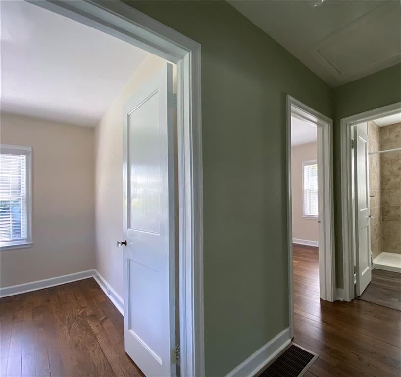 Photo 12 of 28 - 1231 W 79th Street, Kansas City, MO 64114