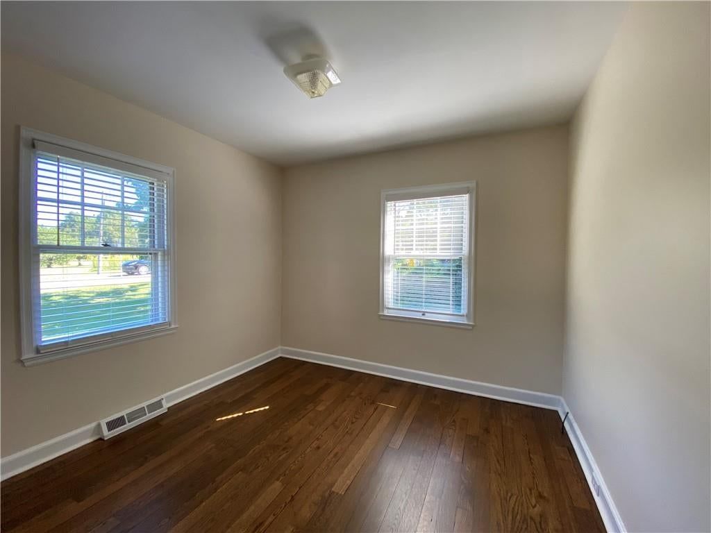 Photo 9 of 28 - 1231 W 79th Street, Kansas City, MO 64114