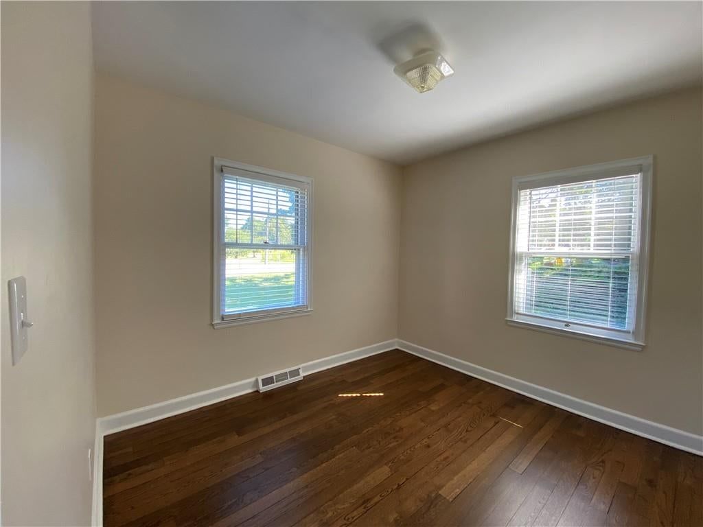 Photo 11 of 28 - 1231 W 79th Street, Kansas City, MO 64114