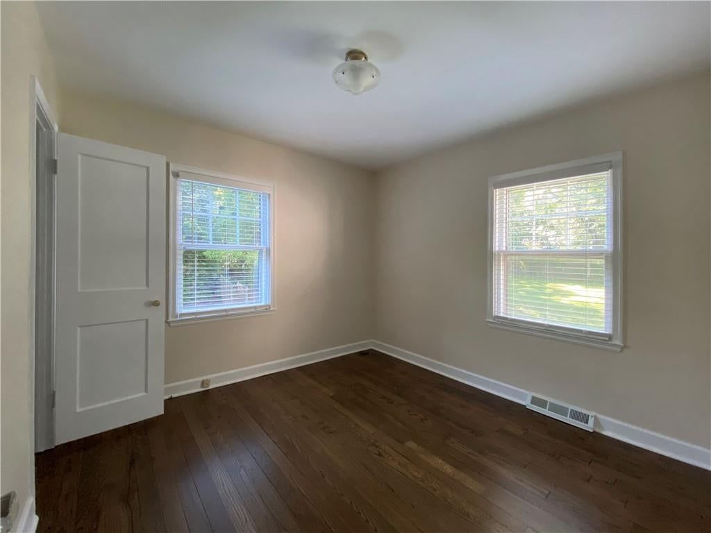 Photo 18 of 28 - 1231 W 79th Street, Kansas City, MO 64114