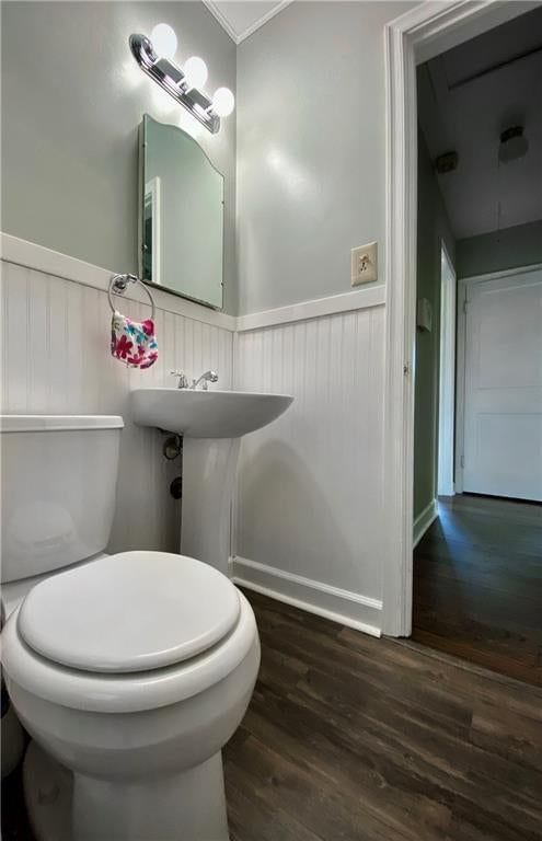 Tiled shower at 1231 W 79th Street, Kansas City, MO 64114
