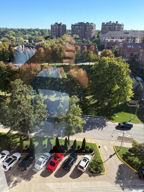 Photo 15 of 18 - 221 W 48th Street #1505, Kansas City, MO 64112