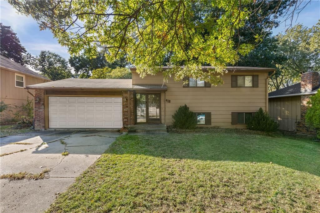 8918 N Oak Trafficway, Kansas City, MO