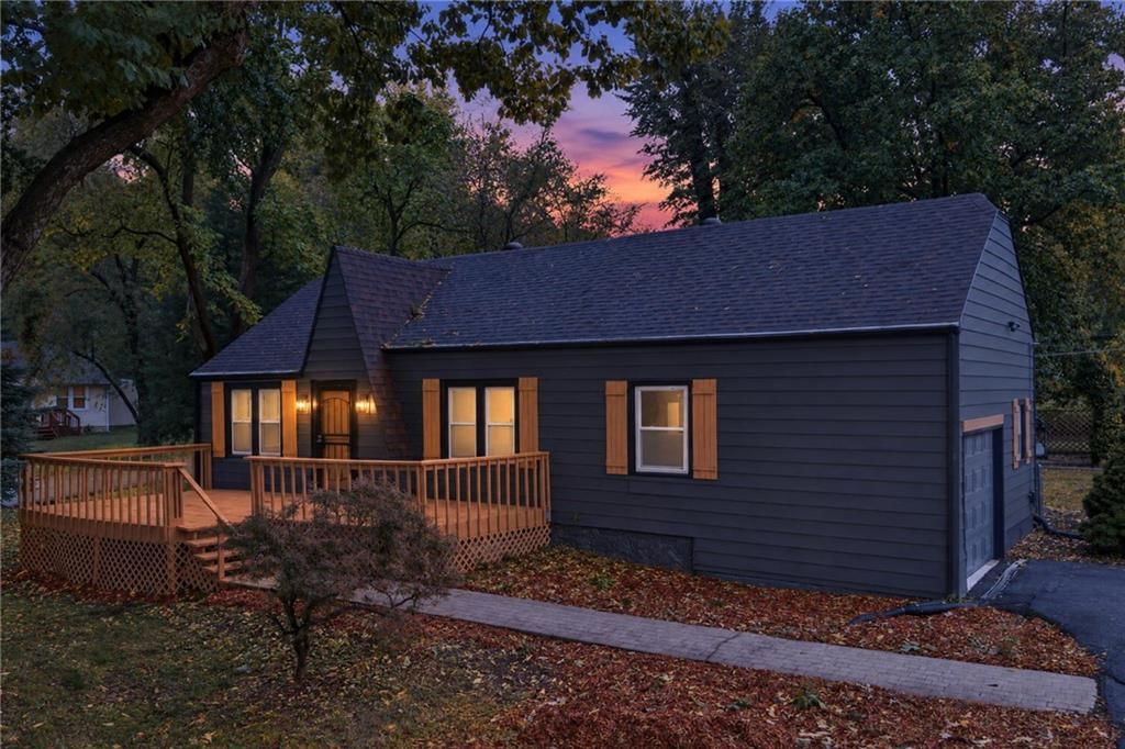 4641 N Elmwood Avenue, Kansas City, MO: listing photo 2