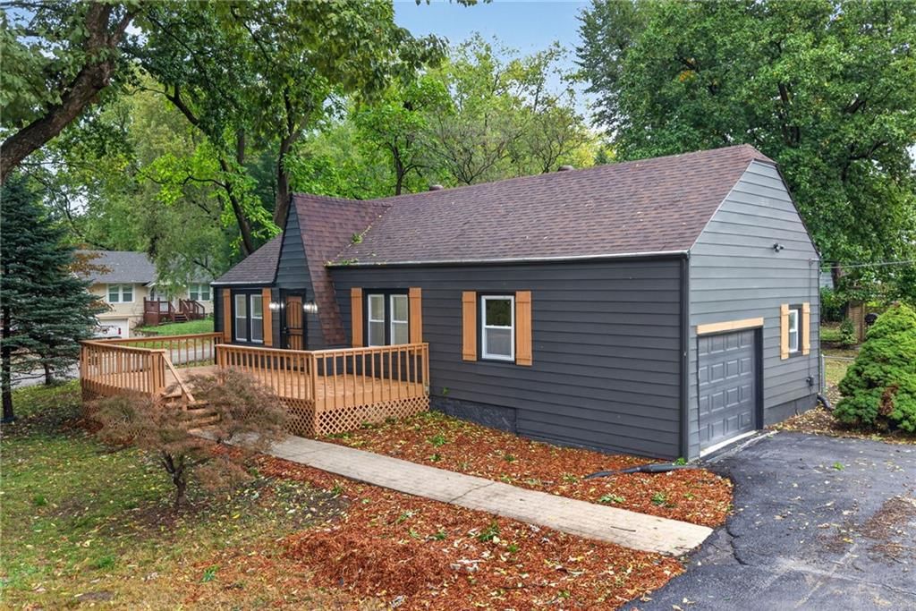 4641 N Elmwood Avenue, Kansas City, MO: listing photo 3