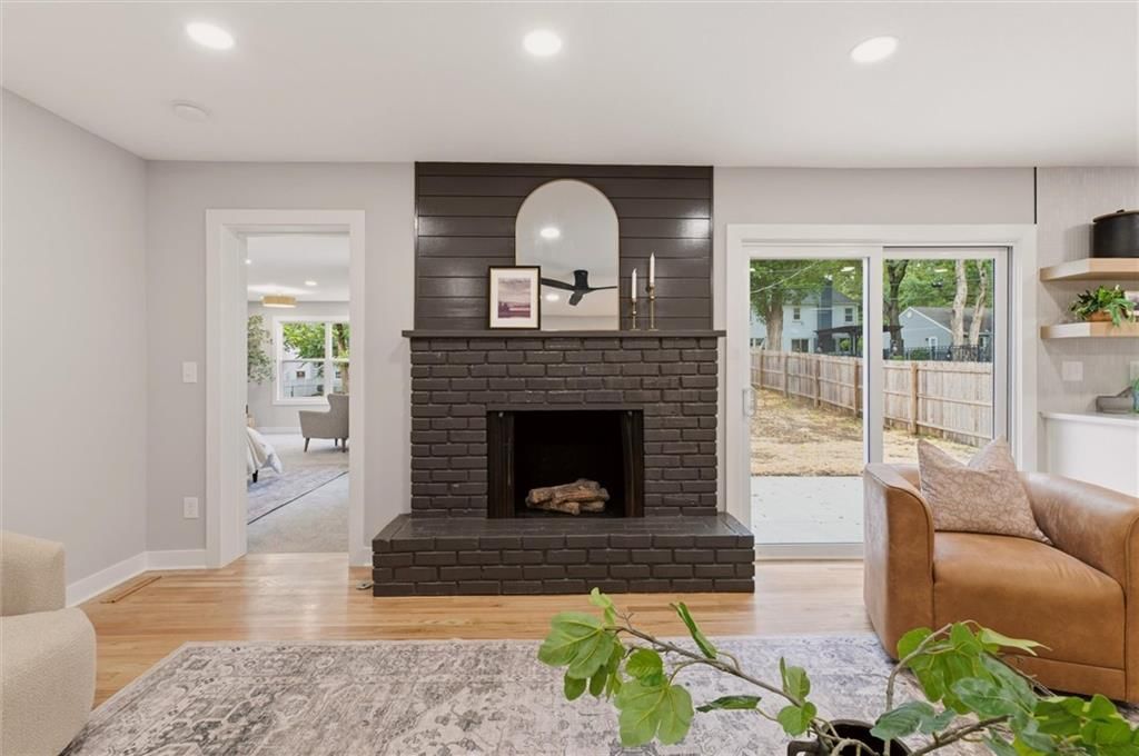 6922 W 101st Street, Overland Park, KS
