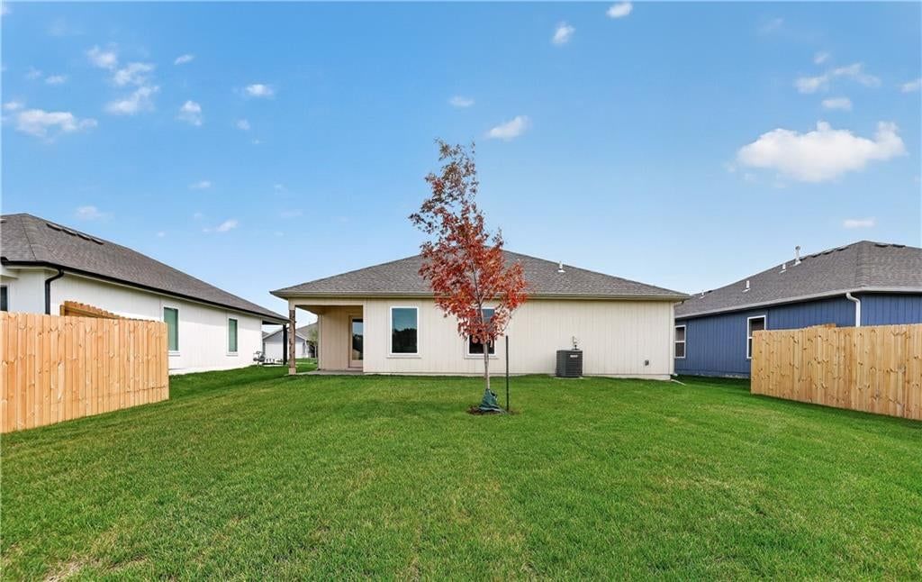 Photo 4 of 15 - 757 N Buckeye Street, Gardner, KS 66030