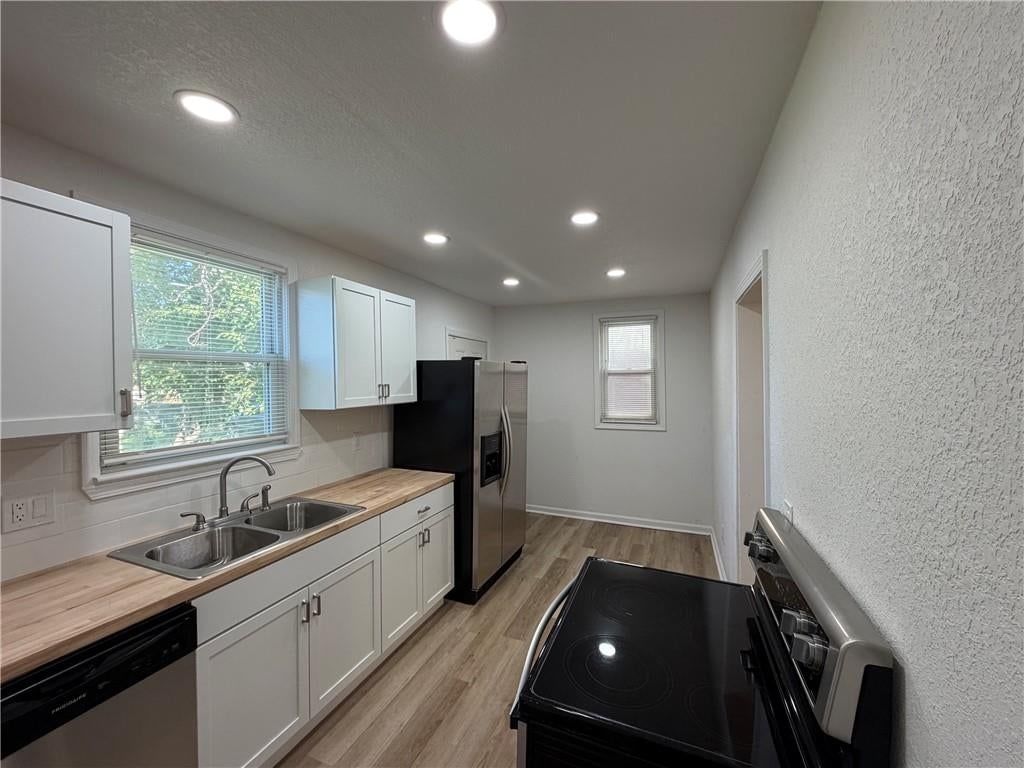 Photo 6 of 16 - 5026 E 7th Street, Kansas City, MO 64124