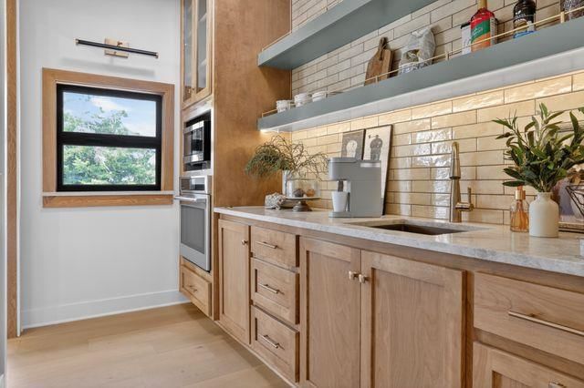 Photo 13 of 42 - 8994 Ginger Street, Lenexa, KS 66227