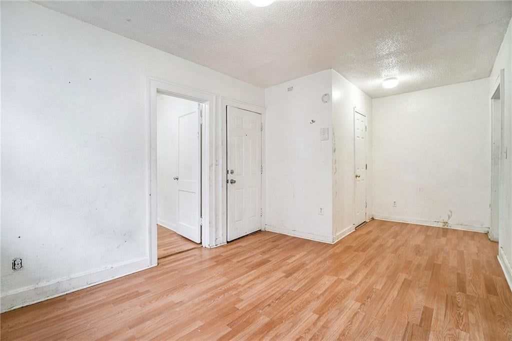 5121 Thompson Avenue, Kansas City, MO: listing photo 2