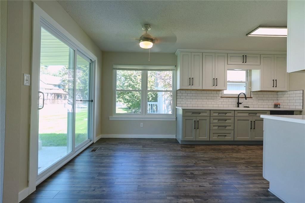16604 E 53rd Street S, Independence, MO: listing photo 2