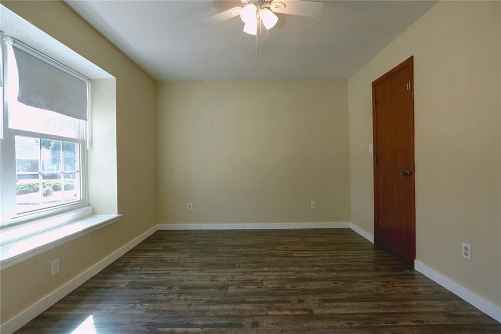 Photo 5 of 31 - 16604 E 53rd Street S, Independence, MO 64055