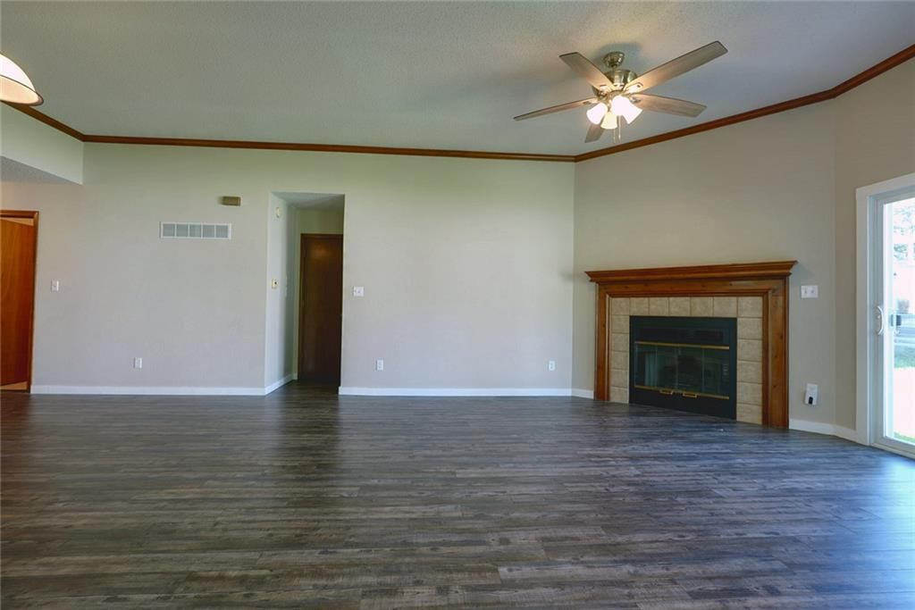 Photo 12 of 31 - 16604 E 53rd Street S, Independence, MO 64055