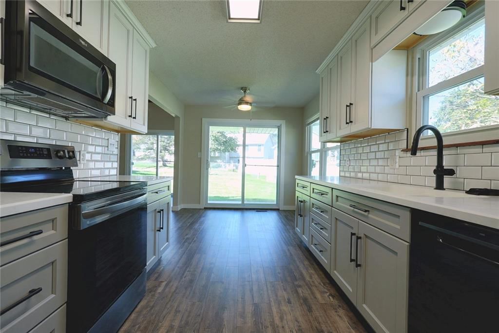 Photo 14 of 31 - 16604 E 53rd Street S, Independence, MO 64055