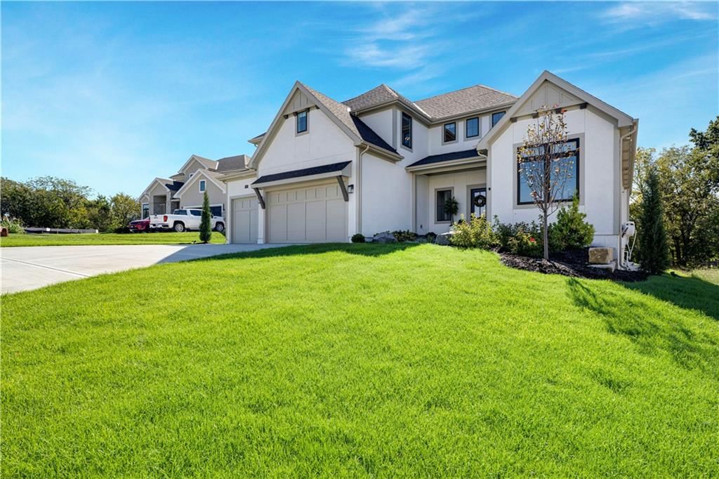 9367 W 170 Terrace, Overland Park, KS: listing photo 3