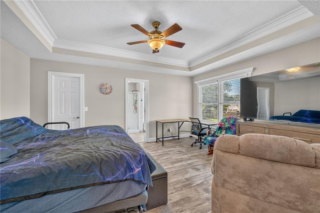 Photo 17 of 33 - 1742 Finch Drive, Tonganoxie, KS 66086