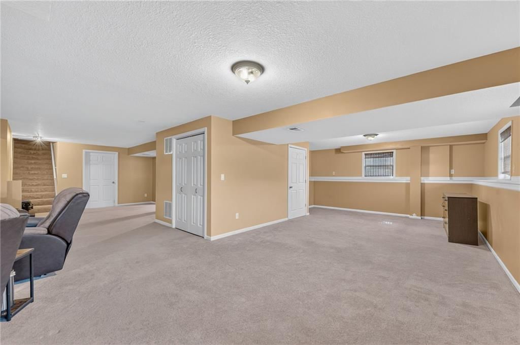 Photo 26 of 33 - 1742 Finch Drive, Tonganoxie, KS 66086