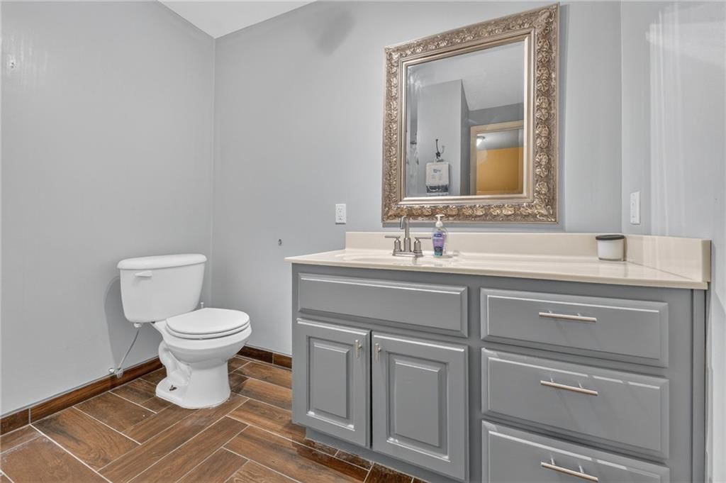 Photo 27 of 33 - 1742 Finch Drive, Tonganoxie, KS 66086
