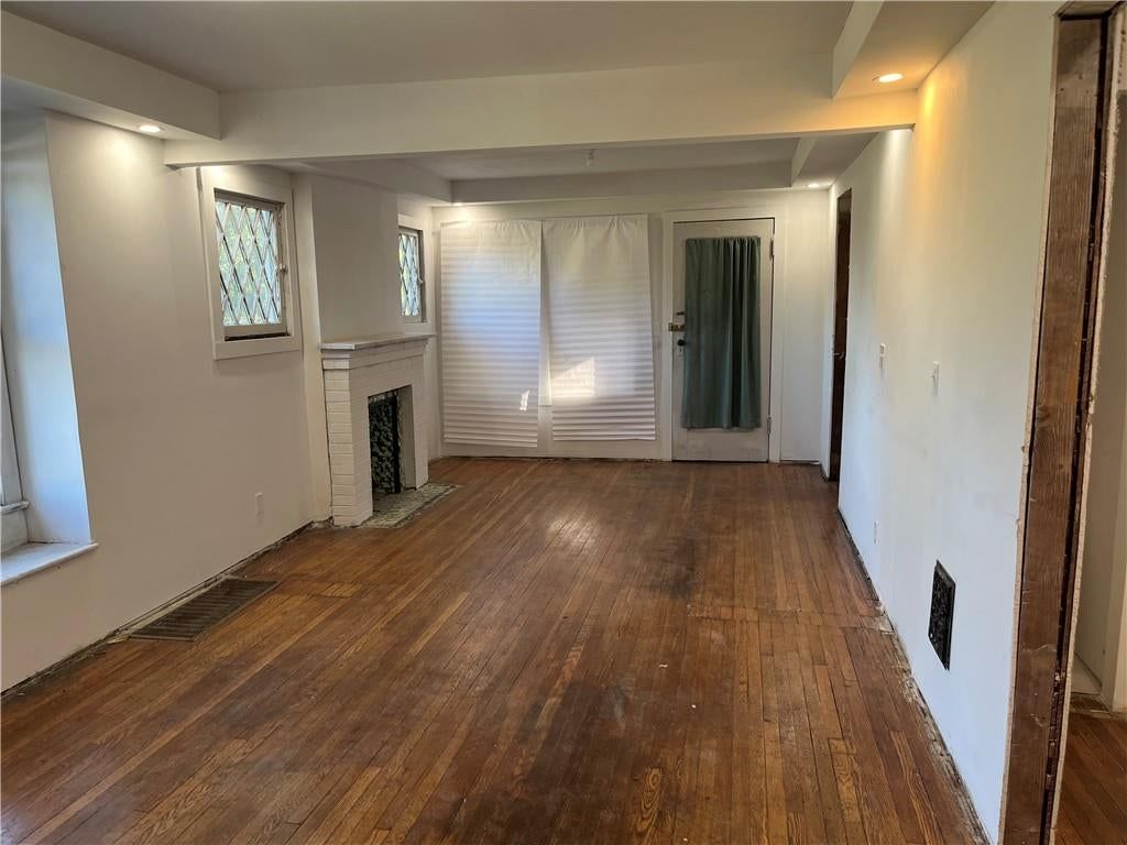 3216 E 21st Street, Kansas City, MO: listing photo 3