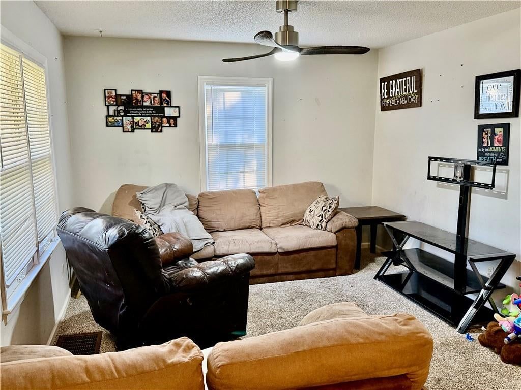 10501 E 27th Terrace S, Independence, MO: listing photo 2