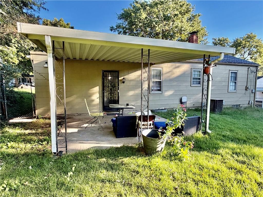 Photo 15 of 15 - 10501 E 27th Terrace S, Independence, MO 64052