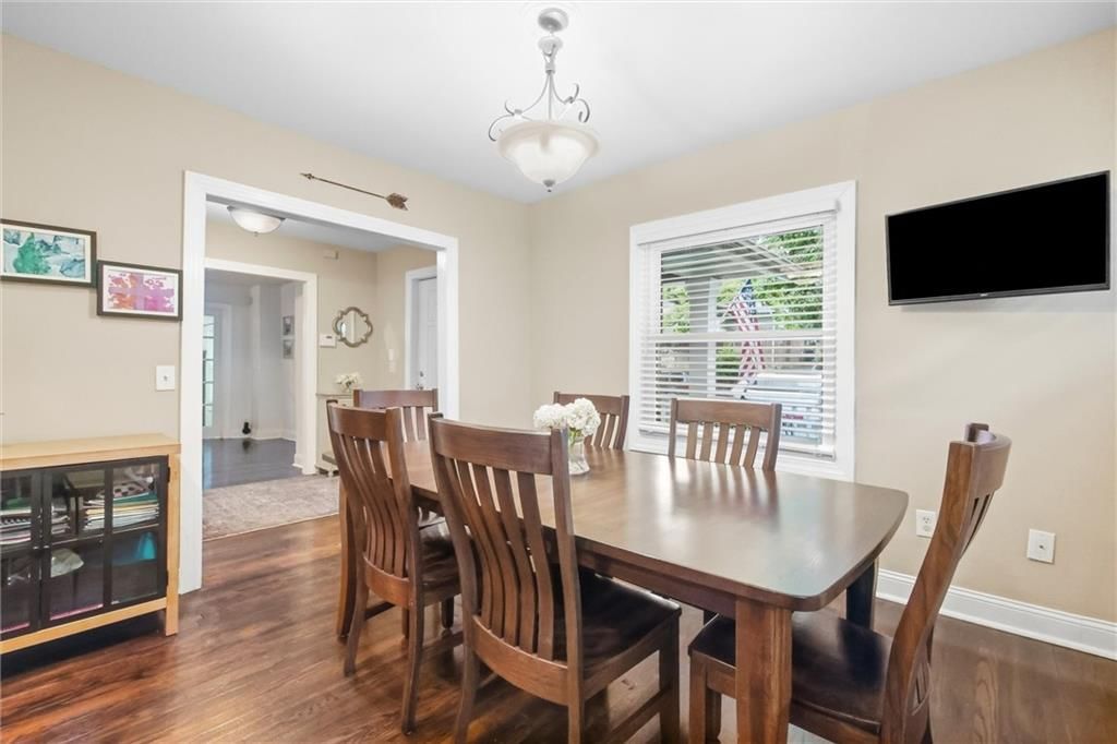 Photo 11 of 36 - 5127 Walnut Street, Kansas City, MO 64112