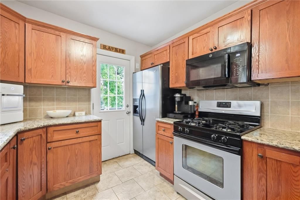 Photo 14 of 36 - 5127 Walnut Street, Kansas City, MO 64112