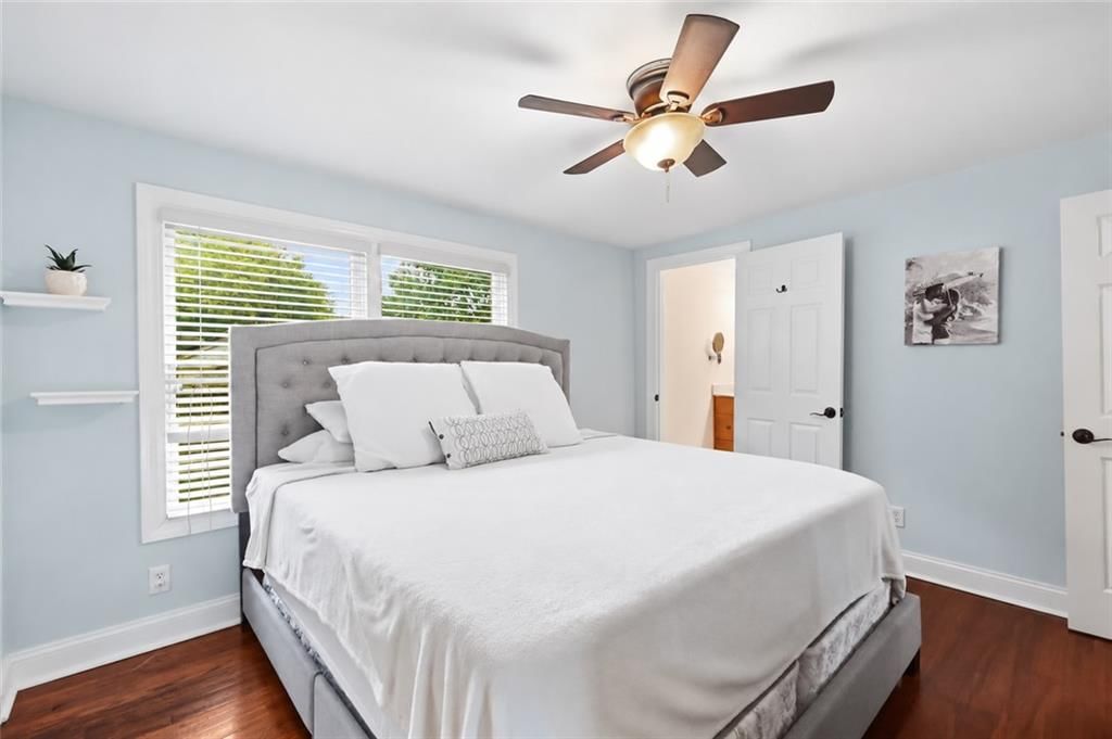Photo 17 of 36 - 5127 Walnut Street, Kansas City, MO 64112