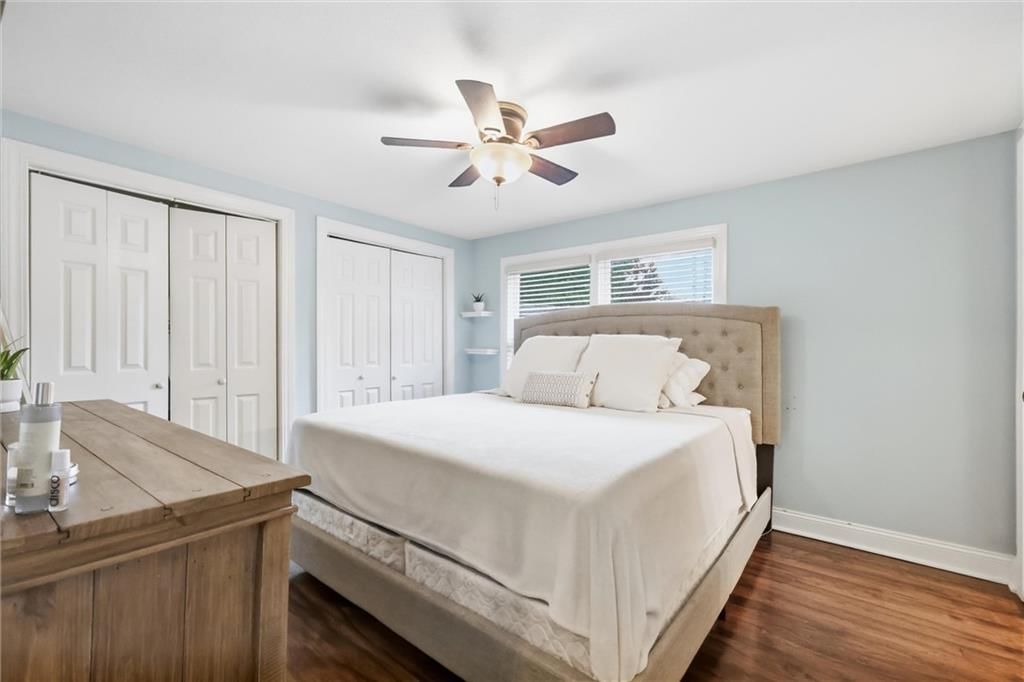 Photo 18 of 36 - 5127 Walnut Street, Kansas City, MO 64112