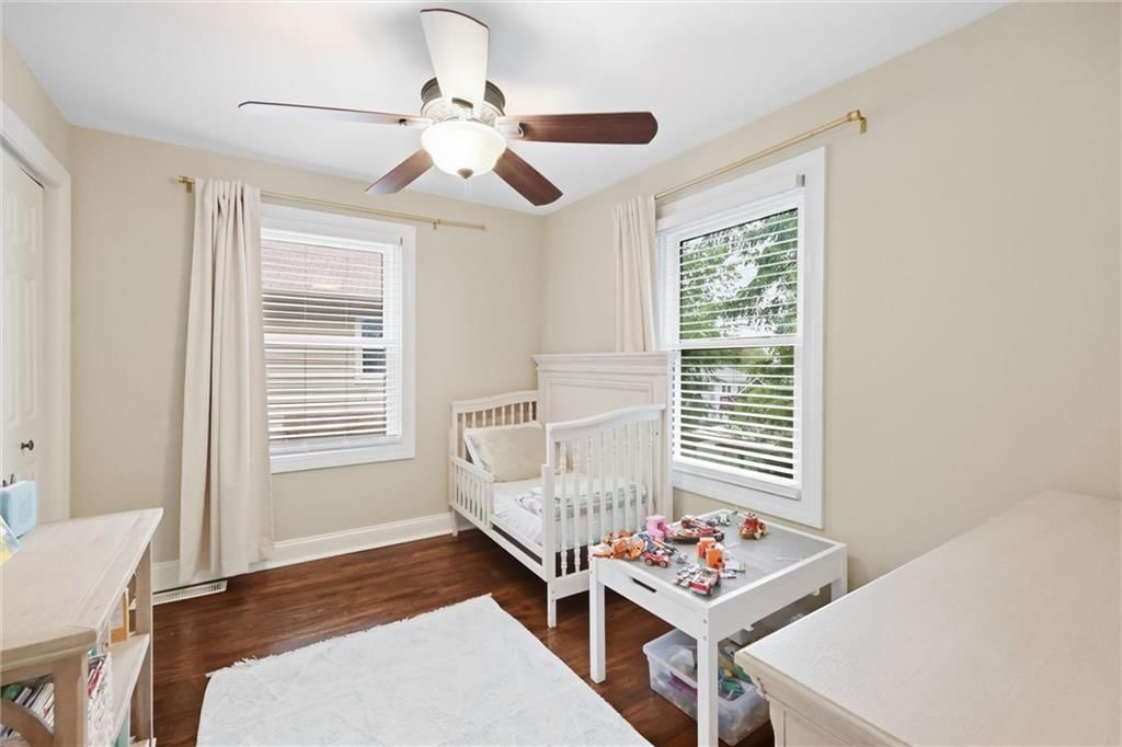 Photo 22 of 36 - 5127 Walnut Street, Kansas City, MO 64112