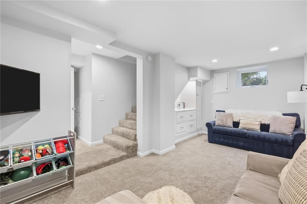Photo 27 of 36 - 5127 Walnut Street, Kansas City, MO 64112