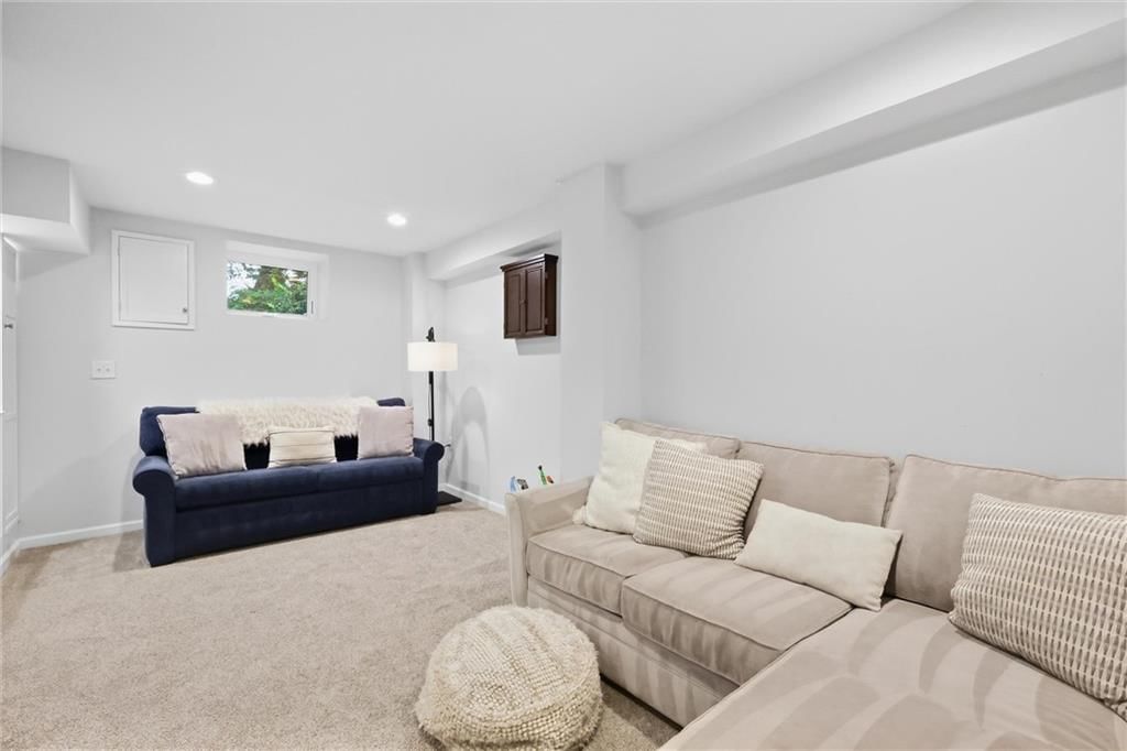 Photo 28 of 36 - 5127 Walnut Street, Kansas City, MO 64112