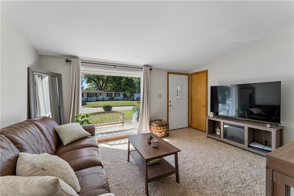 Photo 7 of 44 - 18510 E 5th Street N, Independence, MO 64056