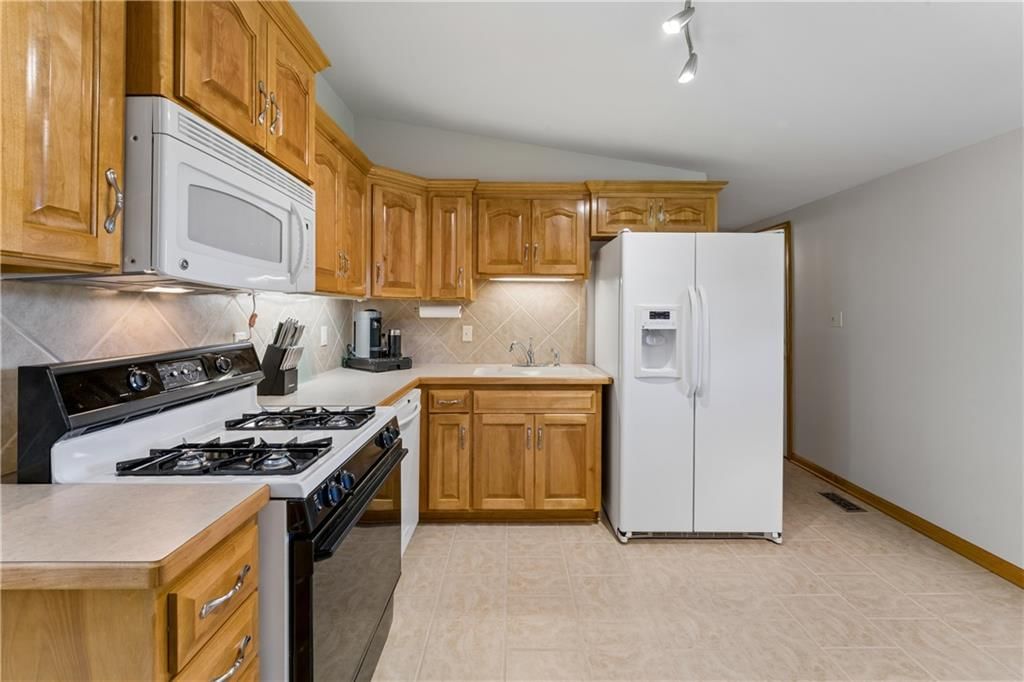 Photo 11 of 44 - 18510 E 5th Street N, Independence, MO 64056