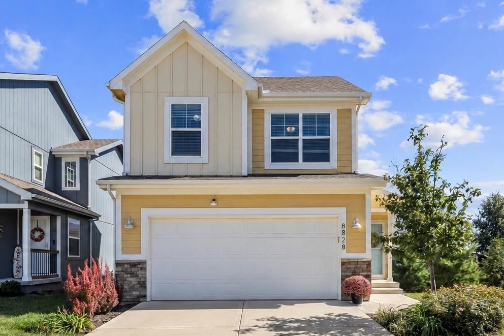8828 SW 9th Street, Blue Springs, MO