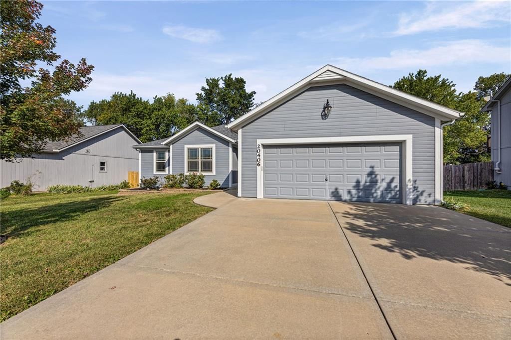 20406 W 220th Terrace, Spring Hill, KS: listing photo 3