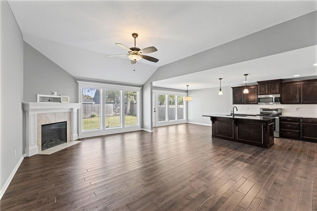 20406 W 220th Terrace, Spring Hill, KS