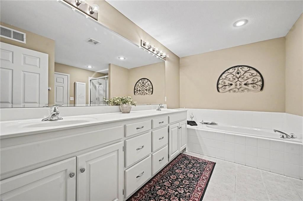 Double vanity at 15212 S Greenwood #2000 Street, Olathe, KS 66062