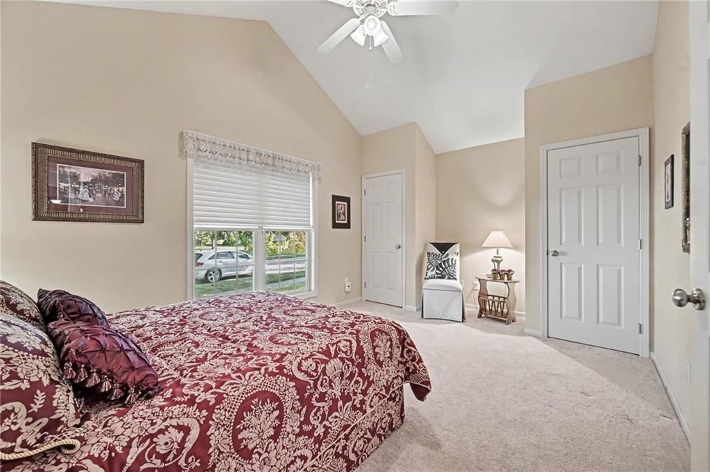 Photo 20 of 32 - 15212 S Greenwood #2000 Street, Olathe, KS 66062