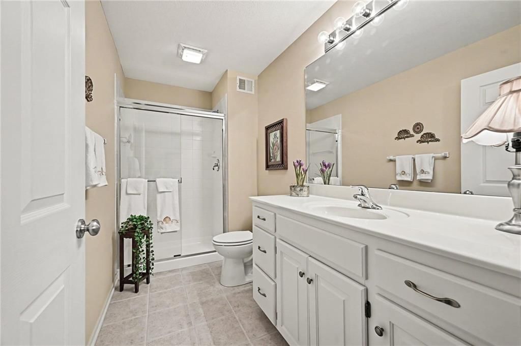 Photo 22 of 32 - 15212 S Greenwood #2000 Street, Olathe, KS 66062