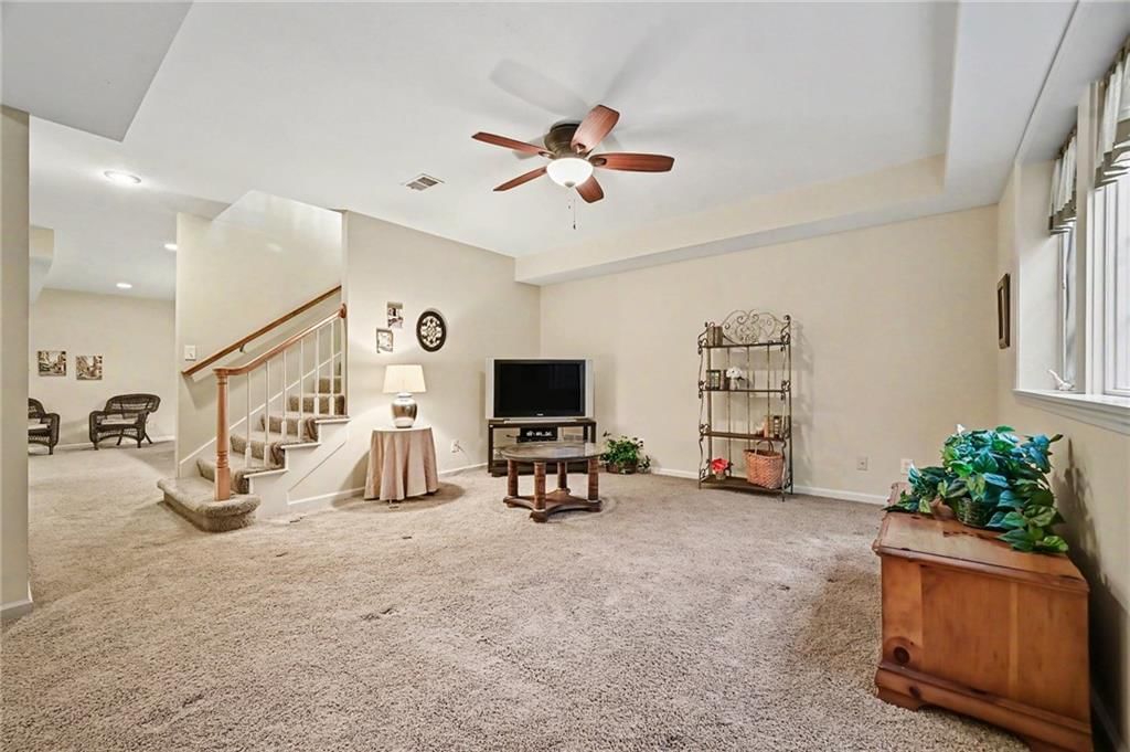 Photo 23 of 32 - 15212 S Greenwood #2000 Street, Olathe, KS 66062