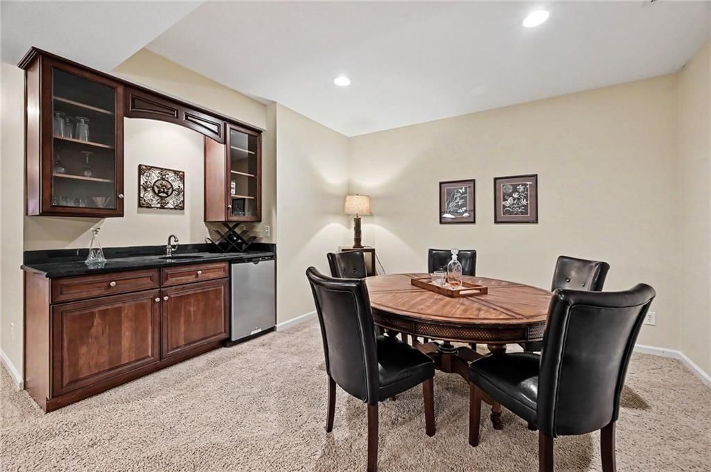Wet bar at 15212 S Greenwood #2000 Street, Olathe, KS 66062